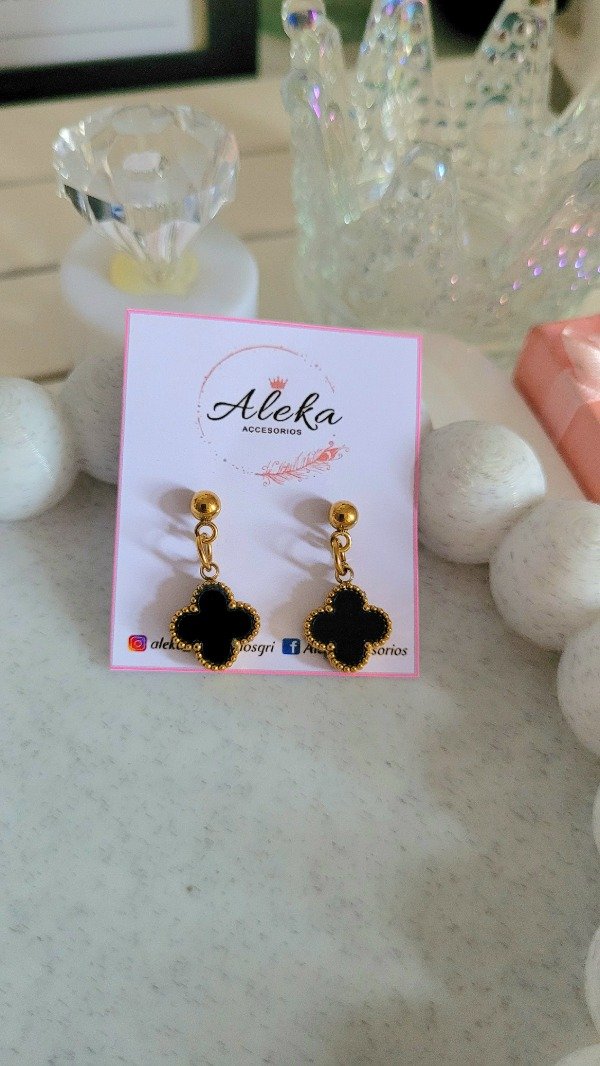 Producto - Conjunto collar y aros van cleef negro de acero dorado - 6