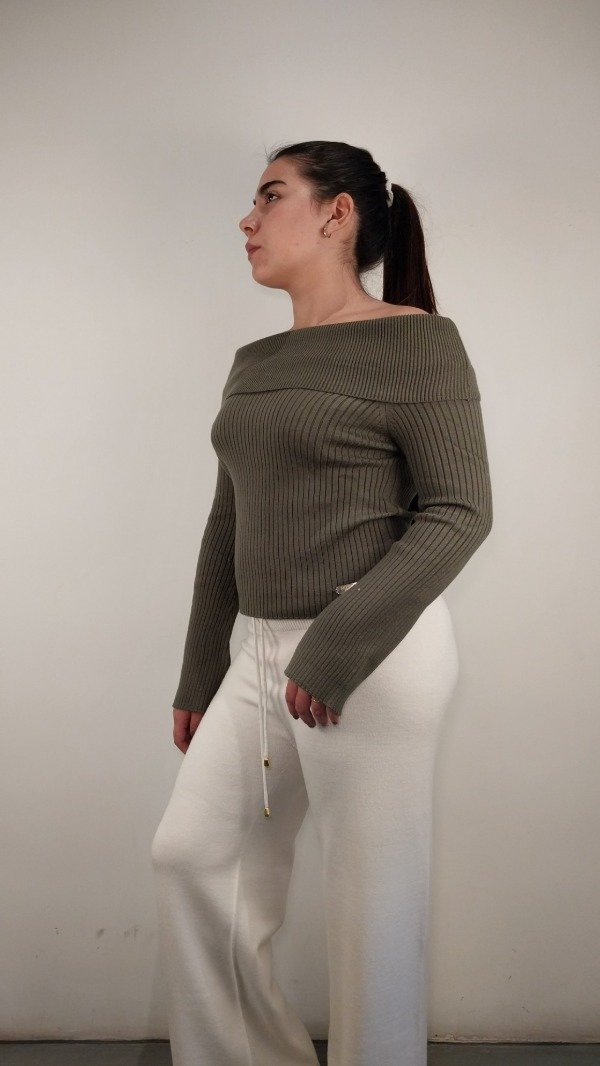 Producto - Sweater cuello bote Ariel Vol.2