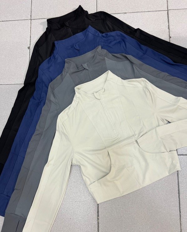 Campera deportiva crop