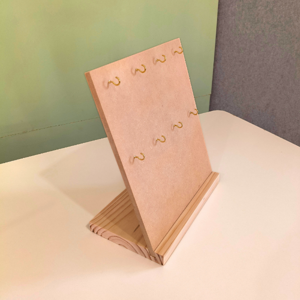 Producto - Panel Exhibidor con Ganchitos Desmont.