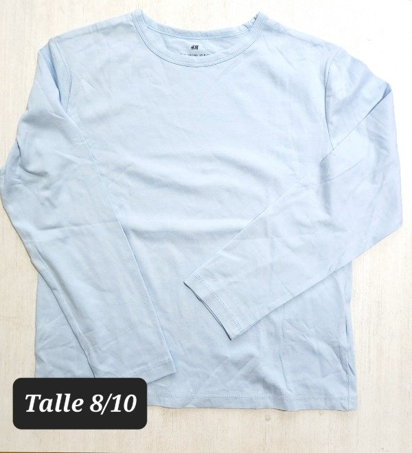Remera manga larga HyM talle 8/10 celeste