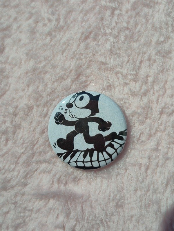 Producto - Pin Félix piano