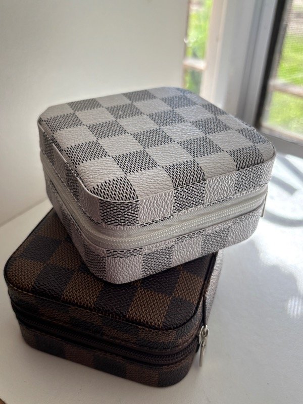 Producto - Alhajero cuadrado con cuadraditos