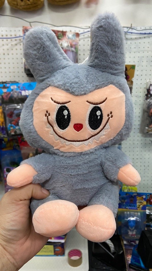Producto - Peluche Labubu (gris)