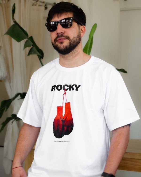 Producto - Remera de hombre blanca (Rocky Guantes)