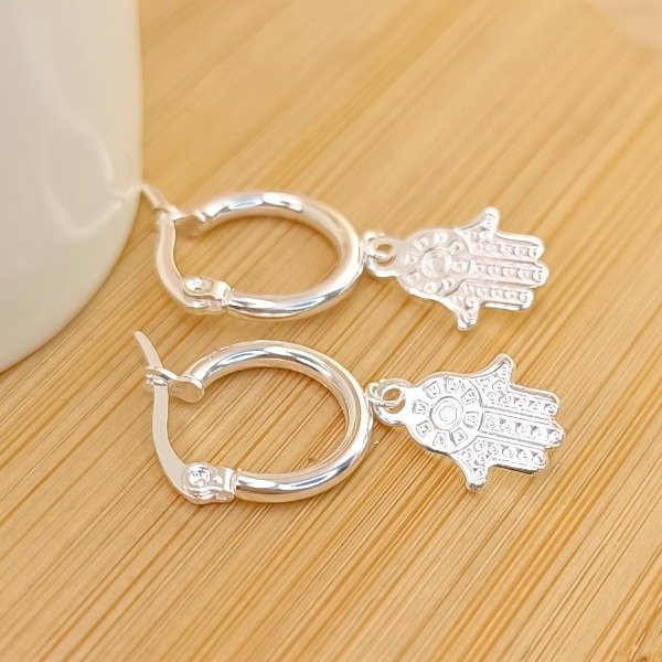 Producto - Argollas Jambi - Dije Mano Hamsa Con Texturas