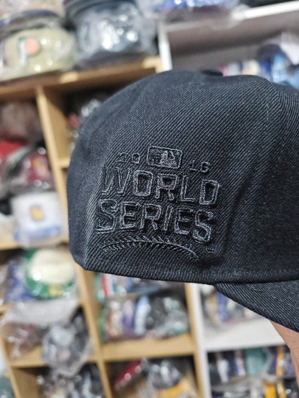 Chicago cubs world series 2016 total black '47 snapback — imagen 4