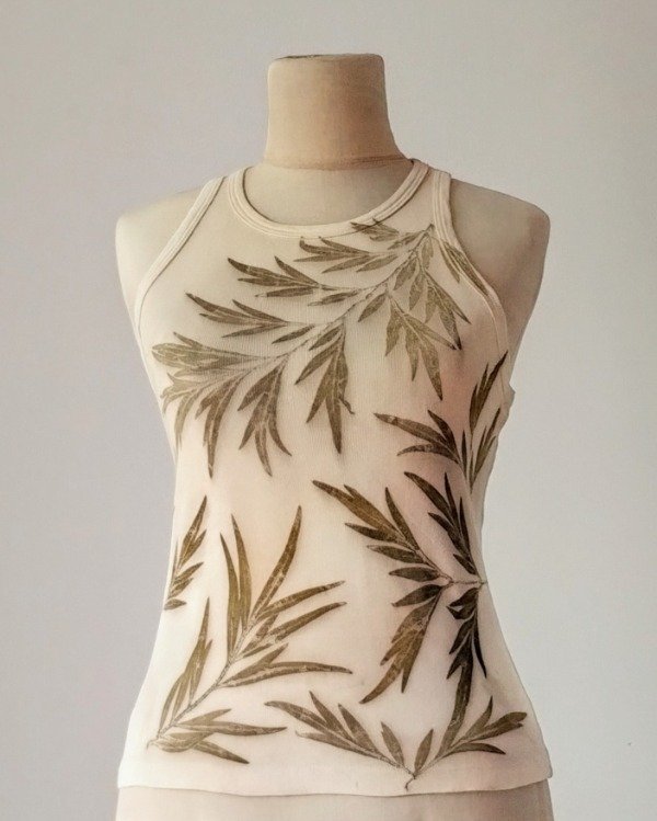 Producto - Musculosa - Estampa botánica - Grevillea