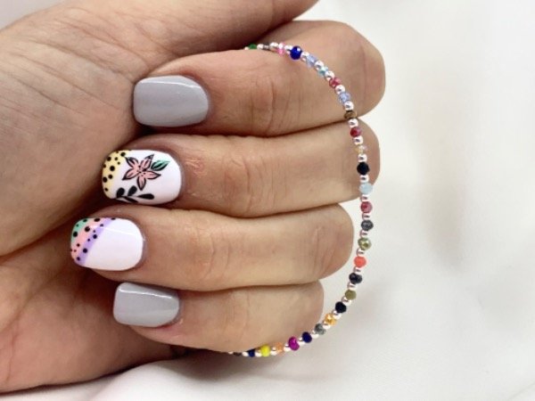 Producto - Pulsera con bolitas de plata y cristales multicolores