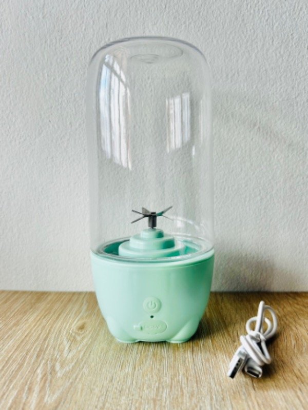 Producto - Mini licuadora Aqua