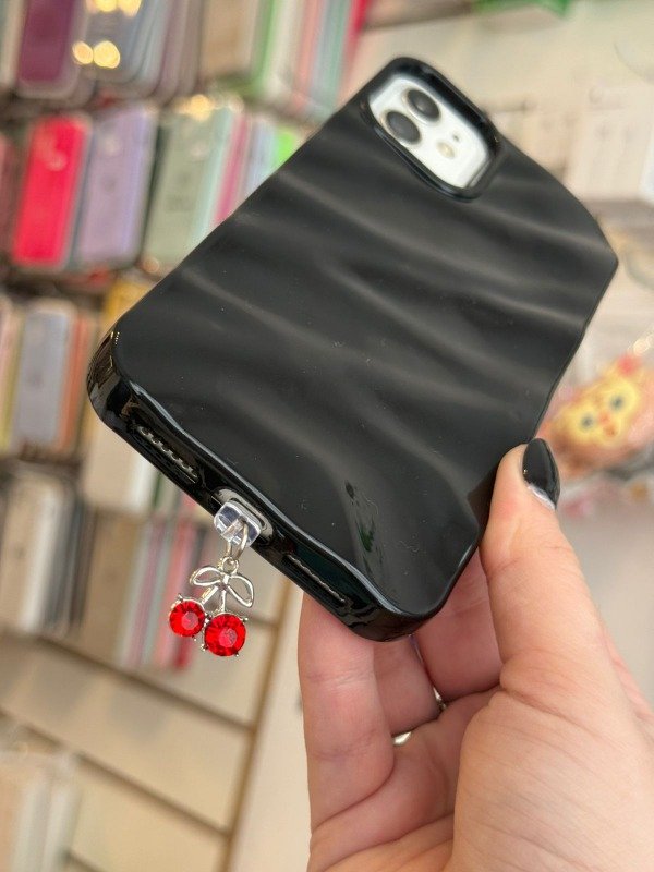 Producto - Cubre pin de carga cherry red