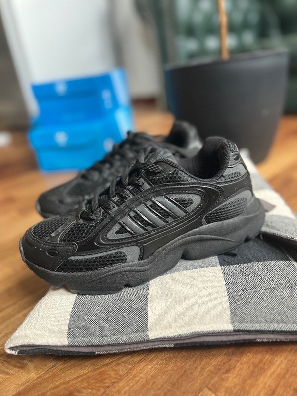 Producto - Adidas ozmillen total black