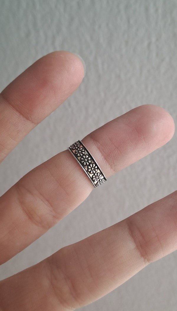 Producto - Anillo de Plata Midi con Margaritas