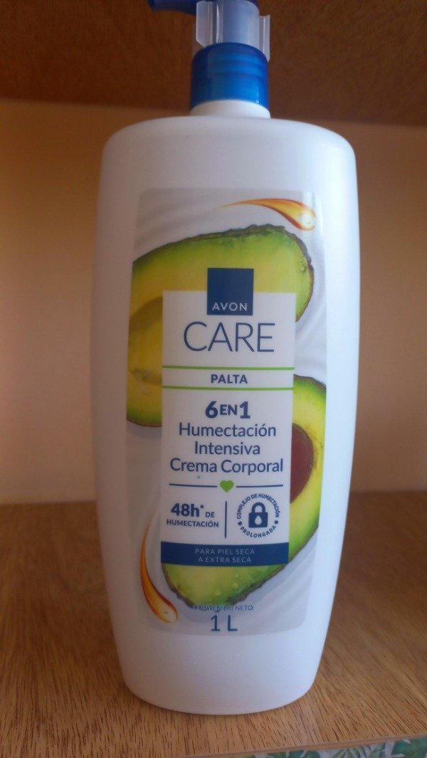 Producto - Crema 1 litro ideal uso Familiar Palta AVON