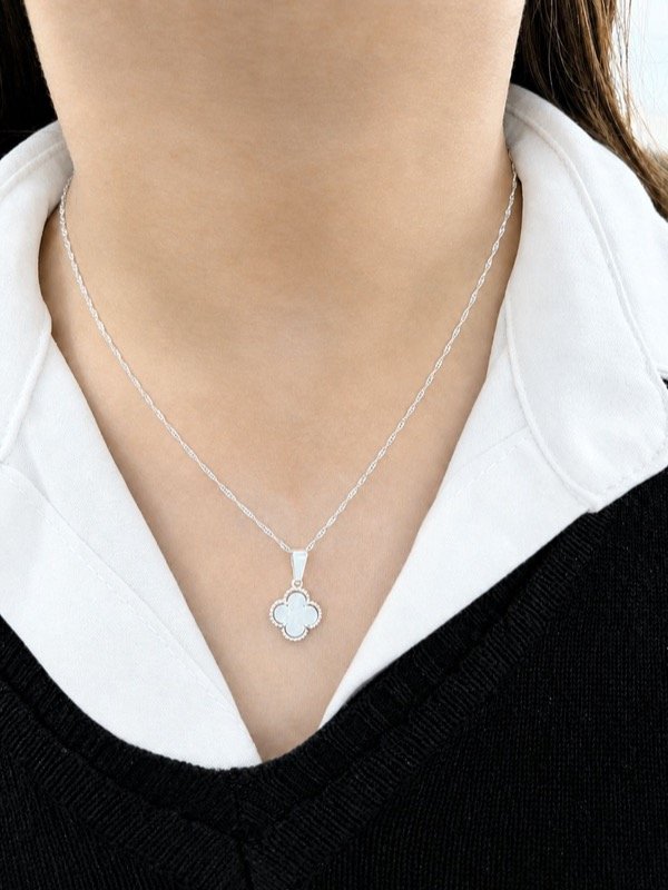 Producto - Cadena de plata con dije van cleef blanco