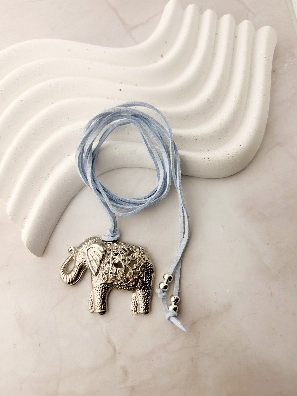 Producto - CHOCKER DE GAMUZA CELESTE 8011