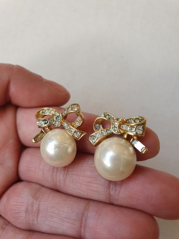 Producto - Clips Nina Ricci Moños con Perlas 80s