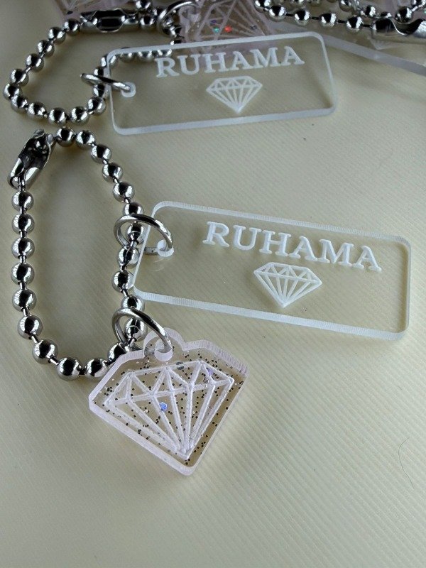 Producto - Colgantes en Acrílico Cristal Grabado + Dije + Cadena bolita - PACK!