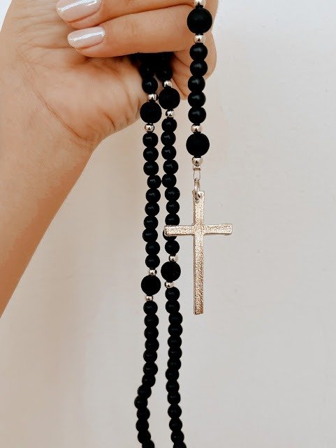 Producto - Rosario piedras negras mate 60 cm