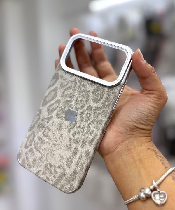 Producto - Case Animal Print Plateado