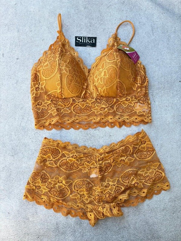conjunto bralette de encaje sin aro con culotte dorado