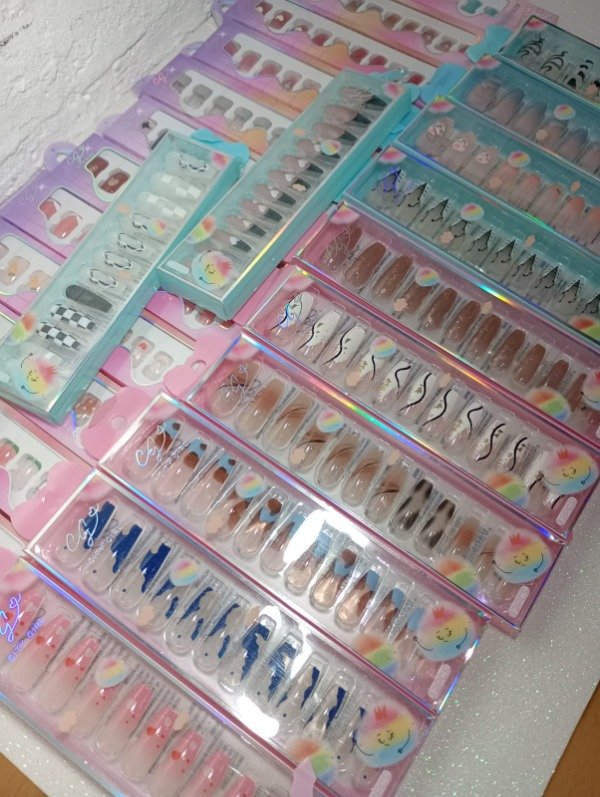 Producto - Uñas postizas coffin con diseño