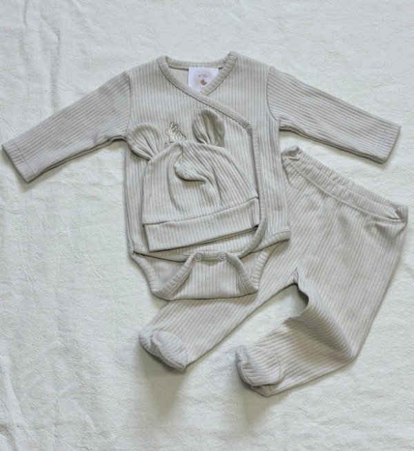 Producto - Ajuar 3 piezas Acanalado Gris Claro