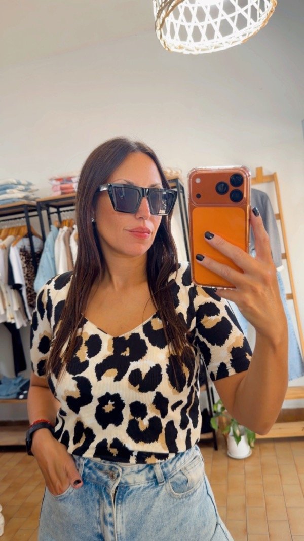 Producto - Remera escote V Print