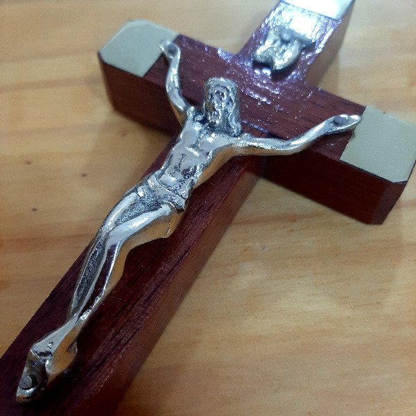 Producto - Crucifijo madera y bronce
