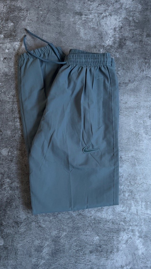 Producto - ROMPEVIENTO NIKE x NOCTA VERDE