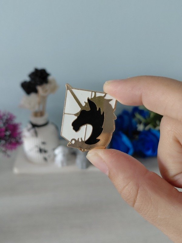 Producto - Pin metalizado - Attack on Titan #0100