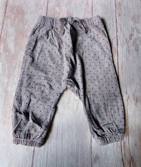 Producto - BABUCHA CORDEROY GRIS HYM 9 A 12 MESES