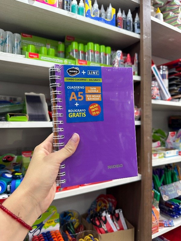 Producto - Cuaderno A5 Violeta Rayado 120 + BOLIGRAFO GRATIS