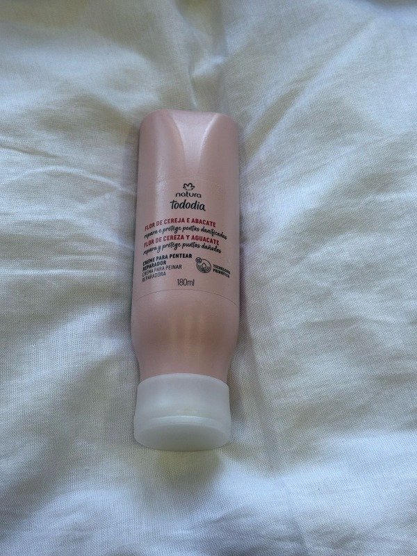 Producto - Natura Tododia Crema para peinar reparadora flor de cereza y aguacate 180ml