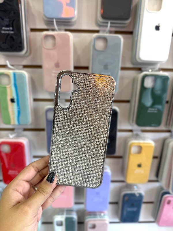 Producto - Case strass Plateada iph 15 pro