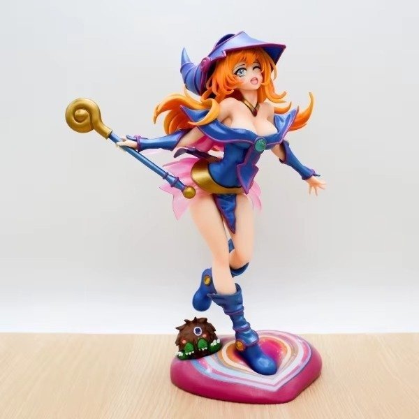 Producto - Diorama Maga Oscura con base corazón - Yu Gi Oh 28cm