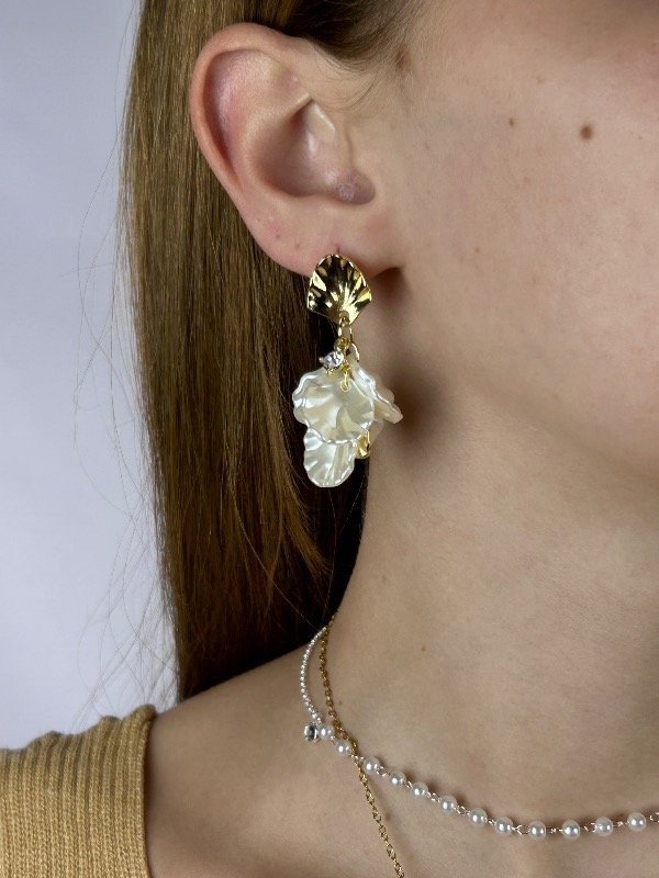 Producto - AROS DORADOS FLOR DE NÁCAR 2650
