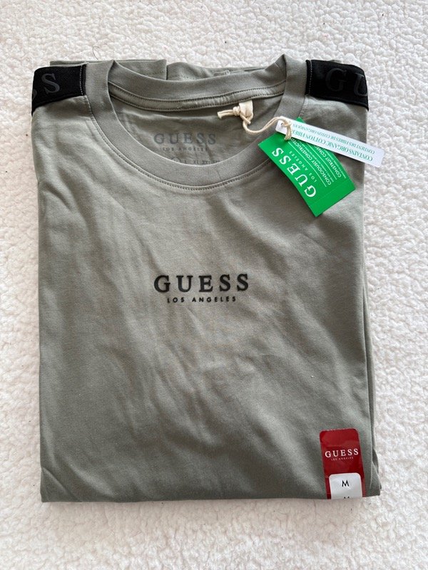 Producto - Remera Guess Verde