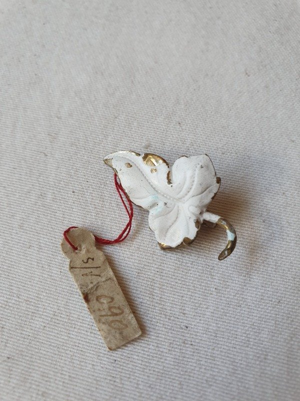 Producto - Brochecito Mini Hojita Blanca