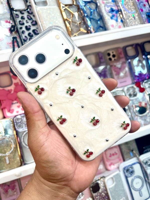 Producto - Funda Cherry Nacarada IPhone 16/pro/pro max/17/pro/pro max - 0
