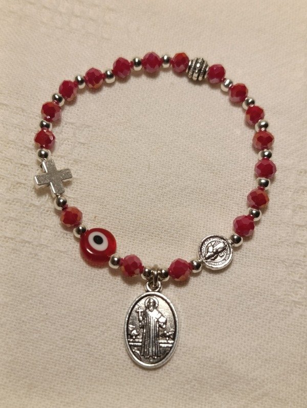 Producto - Pulsera roja San Benito