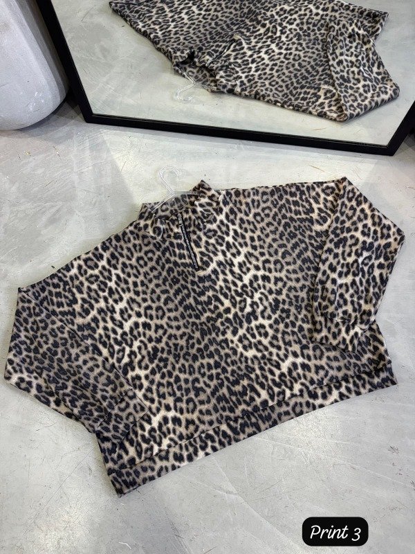Producto - BUZO MEDIO CIERRE PRINT OVERSIZE - 8