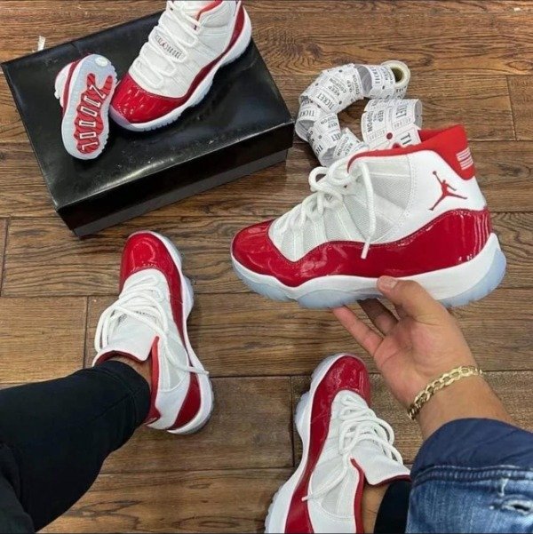 Producto - JORDAN 11  ROJO