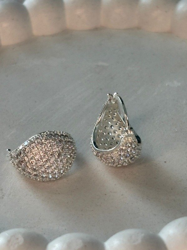 Producto - Aros Selena En acero Blanco con Cubic