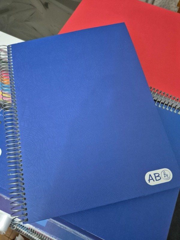 Producto - Cuaderno A4 AB RY Tapa dura AZUL 100 hojas