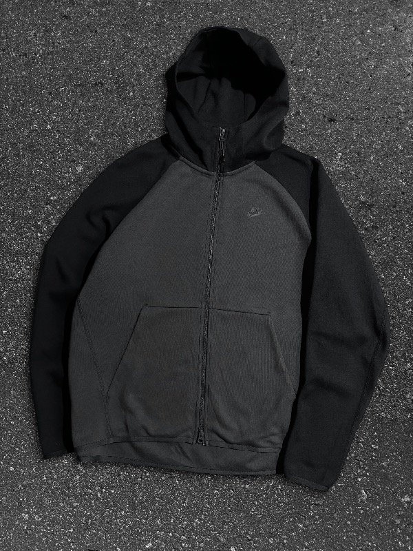 Producto - CAMPERA HOODIE NIKE CLÁSICA OG