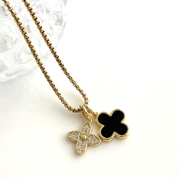 Producto - Collar de acero dorado - Cuadrada 1.5mm - Flor - Negro