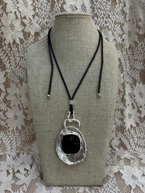 Producto - CORBATERO EBANO