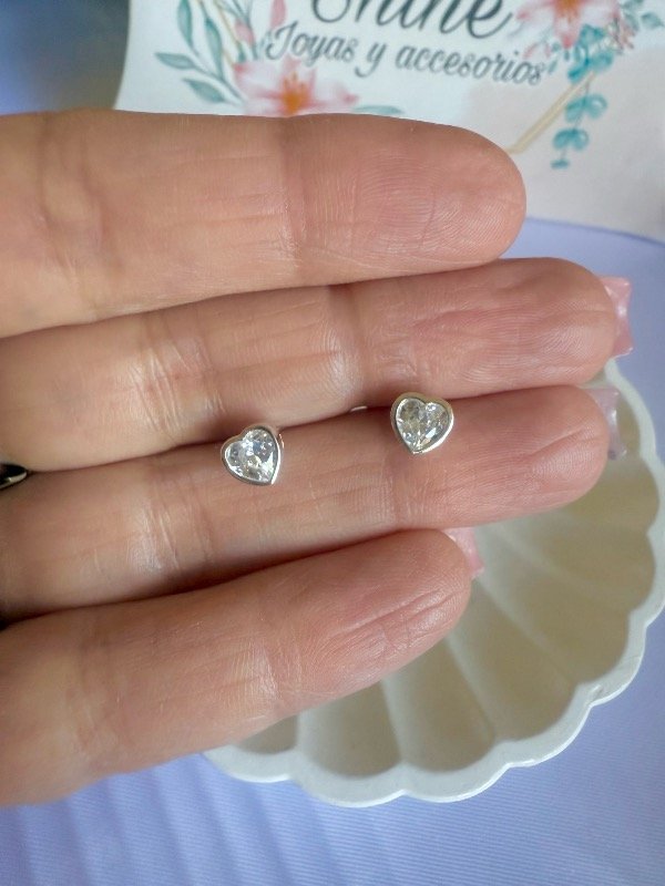 Producto - Aritos cubic corazón engarzado plata 925