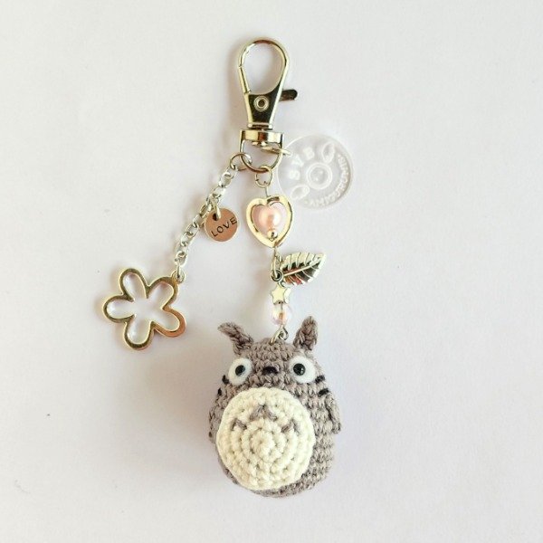 Producto - Llavero Totoro tejido amigurumi